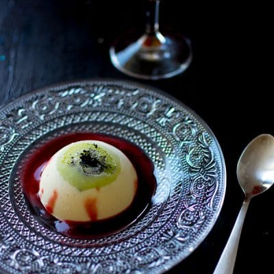 Recette de Panna cotta coco, chocolat blanc, kiwi et fruits rouges pour Halloween, recette facile de dessert pour Halloween !