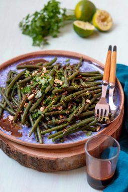 Recette de Salade de haricots à l'asiatique. Une recette idéale pour accompagner la viande pour Pâques !