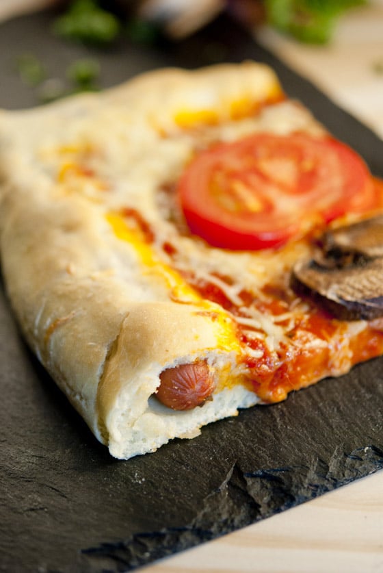 Recette de pizza fourrée façon hot dog