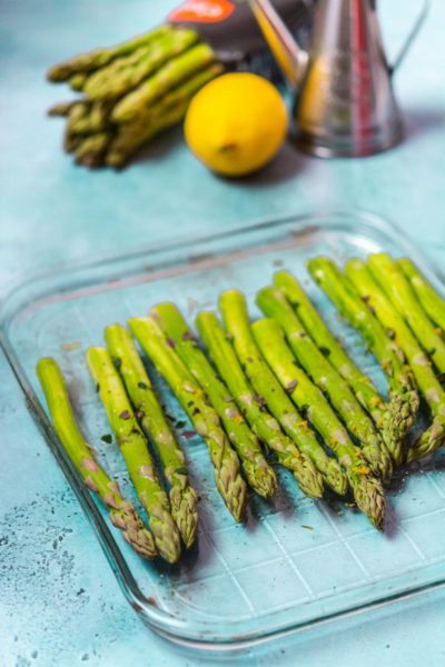 Recette de Salade tiède d'asperges vertes rôties, burrata et boulghour