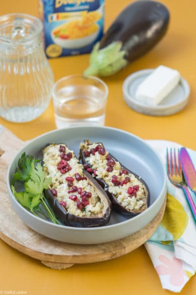 Recette d'Aubergines farcies au boulghour, feta et grenade. Recette facile avec du boulgour, aux saveurs méditérannéennes !