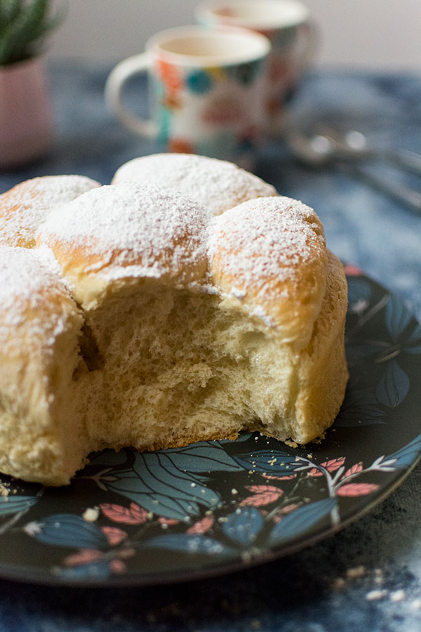 Recette de Brioche butchy, à la crème fraîche, recette facile de brioche moelleuse sans beurre