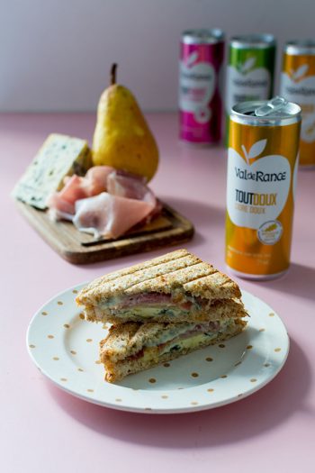 Recette de Sandwich au bleu, poires et jambon sec avec un cidre Val de Rance