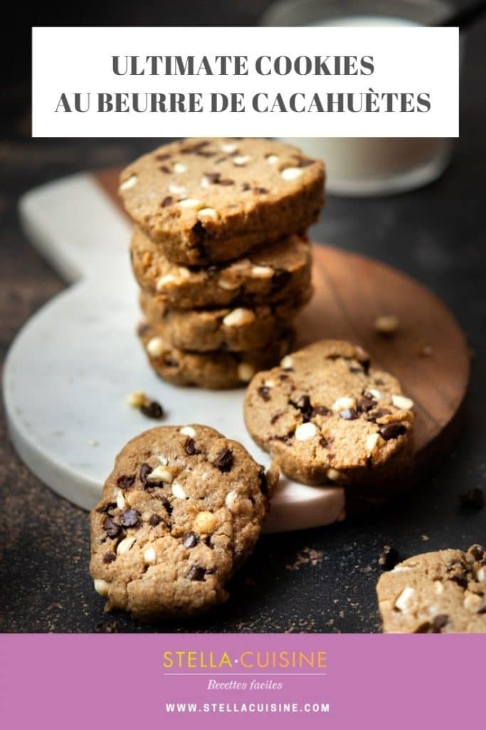 Recette d'Ultimate Cookies, au beurre de cacahuètes. Recette facile et ultime de cookies fondants, chewy cookies aux pépites de chocolat. Beurre noisette et beurre de cacahuètes pour des cookies fondants au goût torréfié !