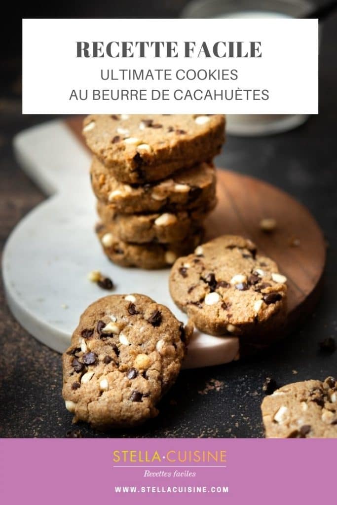 Recette d'Ultimate Cookies, au beurre de cacahuètes. Recette facile et ultime de cookies fondants, chewy cookies aux pépites de chocolat. Beurre noisette et beurre de cacahuètes pour des cookies fondants au goût torréfié !