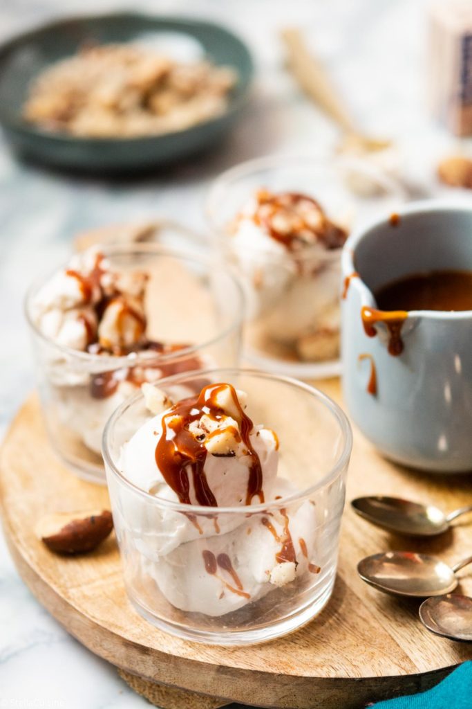 Recette de Crème glacée coco, caramel, noix (vegan)