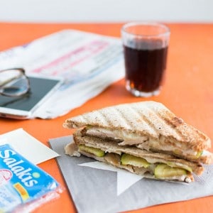 Recette de Croque-monsieur au poulet, courgettes et fromage Salakis