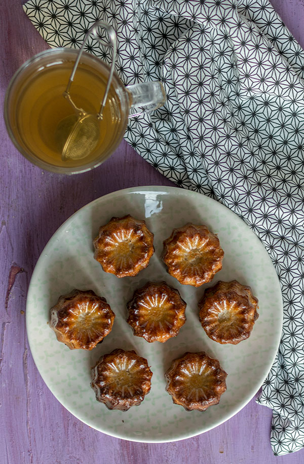 Recette de cannelés bordelais faciles , recette de canelés de bordeaux faciles à faire avec un moule en silicone.