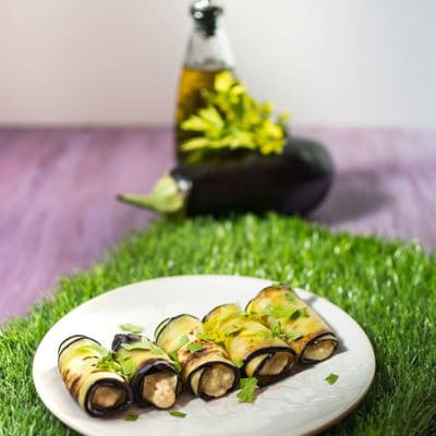Roulés d’aubergines au houmous, recette facile aux aubergines pour l'apéritif ! Idéal pour un pique nique. Recette foodle.