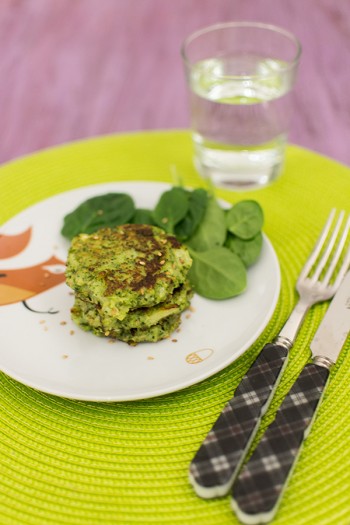 Recette de Galettes de brocolis à la ricotta, recette facile et rapide pour manger les brocolis autrement ! Peut plaire aux enfants :)