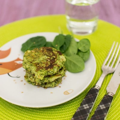 Recette de Galettes de brocolis à la ricotta, recette facile et rapide pour manger les brocolis autrement ! Peut plaire aux enfants :)