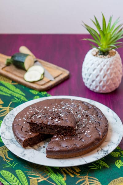 Recette de gâteau au chocolat et à la courgette, sans beurre et très peu sucré. Idéal pour faire manger des légumes aux enfants !