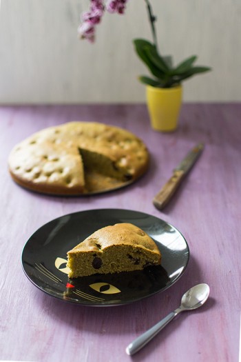 Recette de Gâteau moelleux au thé vert matcha et cerises griottes