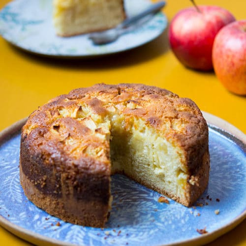 Recette De Gateau Moelleux Aux Pommes Et A La Creme D Amandes Recette Avec Ou Sans Companion Recettes Faciles Pas Cheres Et Rapides