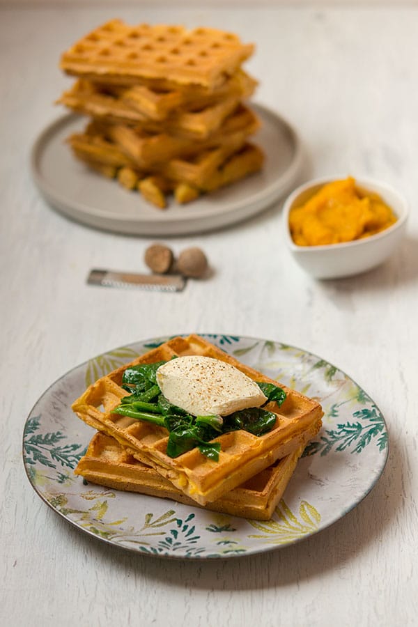 Recette de Gaufres salées à la courge butternut, épinards, crème