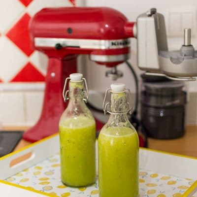 Recette de jus vert : ananas, kiwi, citron vert à l'extracteur de jus