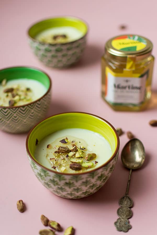 Recette de Flans de lait, miel et pistaches avec les Miel Martine