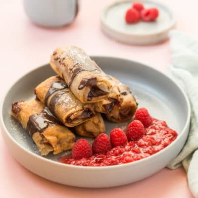 Recette de Nems banane, chocolat, framboises de Cyril Lignac (Tous en Cuisine), la recette du délicieux dessert de l'émission sur M6 !