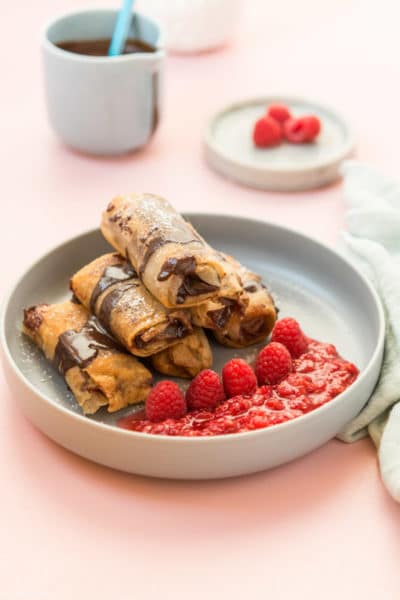 Recette de Nems banane, chocolat, framboises de Cyril Lignac (Tous en Cuisine), la recette du délicieux dessert de l'émission sur M6 !