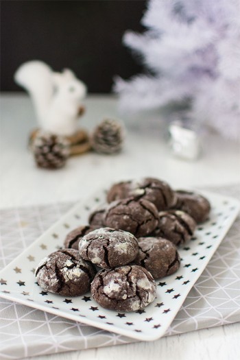 Recette de Noël : Crinkles (biscuits craquelés au chocolat), recette facile de biscuits à offrir pour les fêtes de noel ! Au chocolat bien sûr !