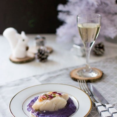 Recette de Noël : Cabillaud poché à la citronelle, sauce vierge et purée de vitelottes