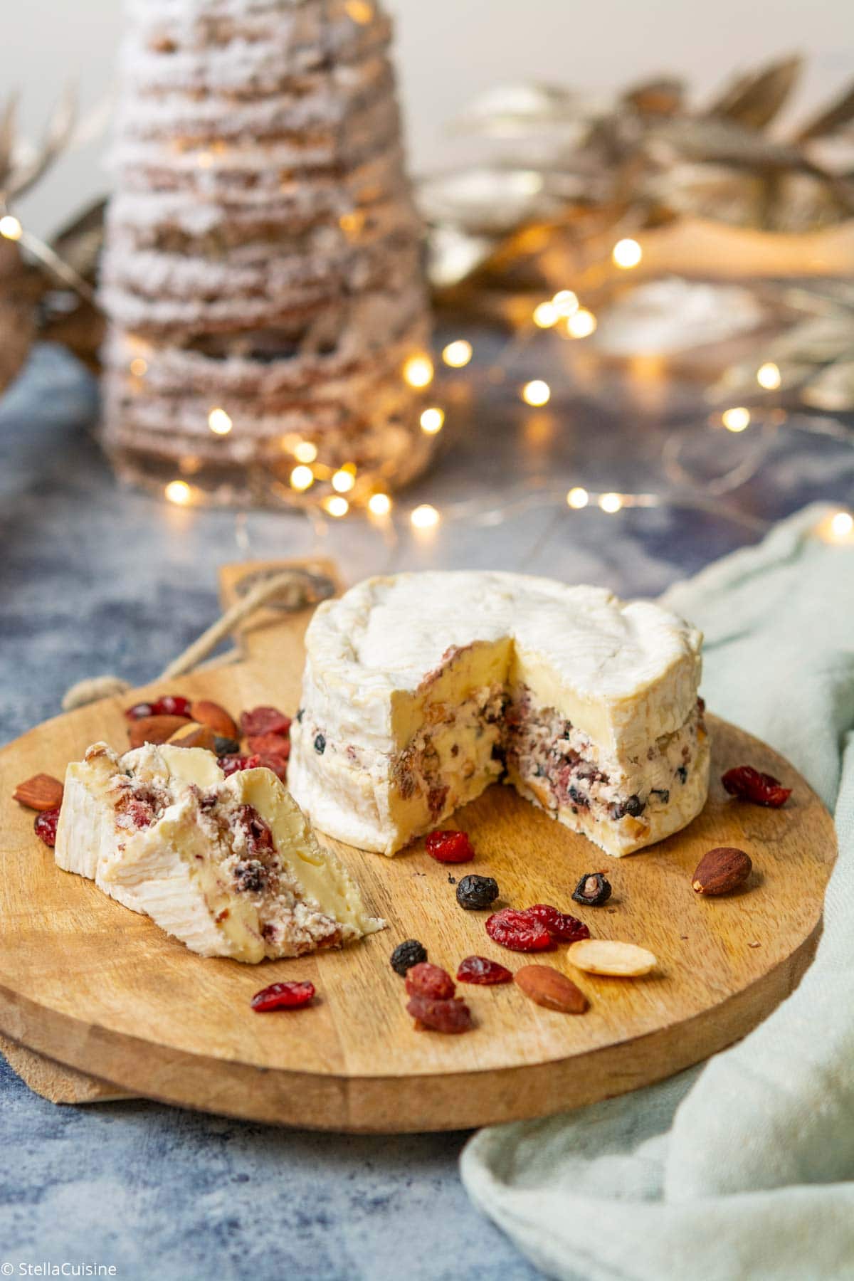 Recette de Noël végétarien : camembert farci aux fruits secs