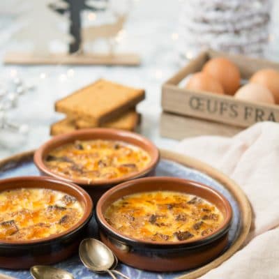 Recette de Noël végétarien : crèmes brûlées au pain d'épices. Une recette facile pour un dessert de Noël qui change des bûches !