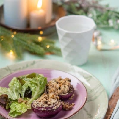 Recette de Noël végétarien : oignons rouges confits en crumble. Recette facile d'oignon confit comme une jolie entrée de fêtes !