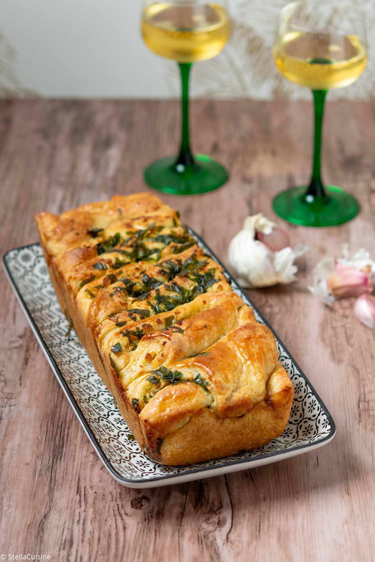 Recette de Pain à l’ail et ail des ours à partager (vegan)