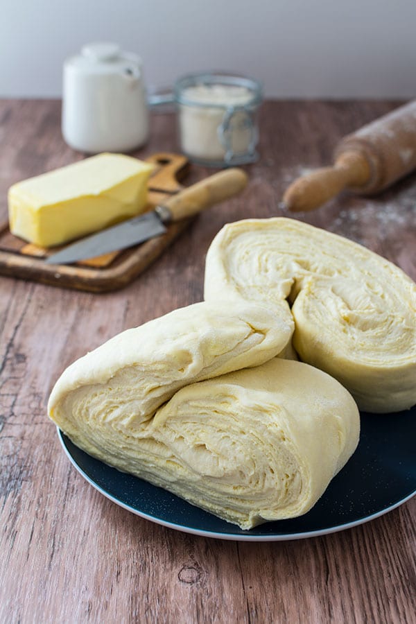 Recette de pâte levée feuilletée pour viennoiseries, croissants, pains au  chocolat