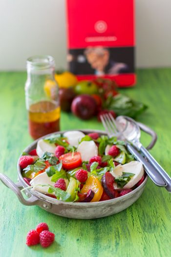 Recette de Salade tomates, mozzarella, framboises par Christophe Adam {Livre Framboise - Éditions de La Martinière}