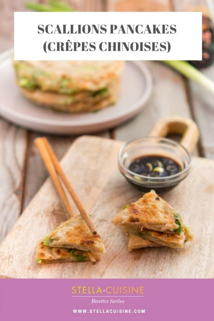 Recette de Scallions Pancakes, ou crêpes chinoises aux oignons. Recette facile de crêpes chinoises presque feuilletées ! Un délice avec de la sauce soja.