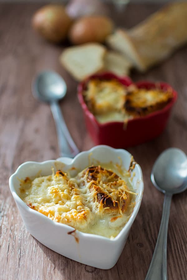 Recette de soupe à l'oignon gratinée