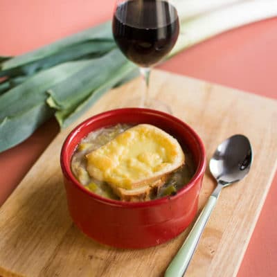 Recette de Soupe de poireaux gratinés, comme une soupe à l'oignon !