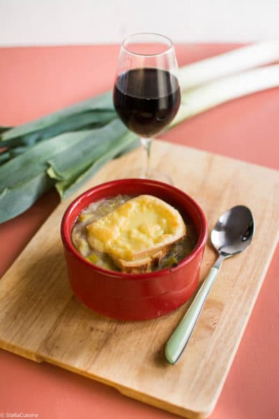 Recette de Soupe de poireaux gratinés, comme une soupe à l'oignon !