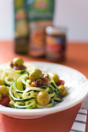 Recette de Spaghettis de courgettes aux olives Tramier, recette facile fraîche et estivale idéale par grosses chaleurs !