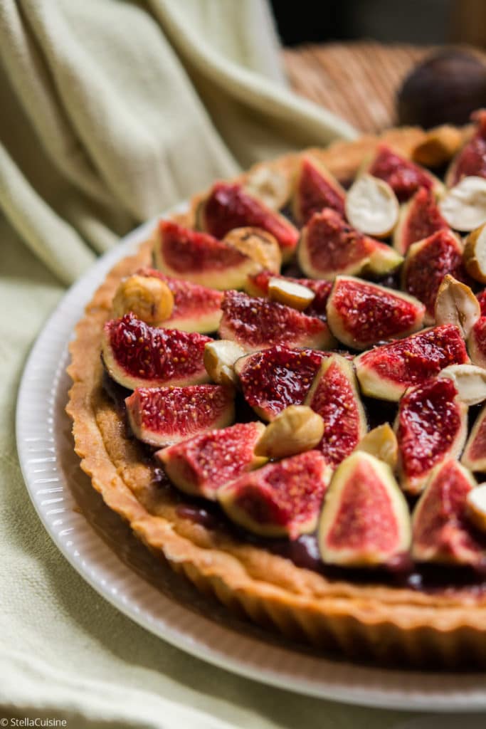 Recette de Tarte amandine aux figues (et à la noisette) ! Recette de saison avec les figues, tarte noisettine aux figues fraîches !