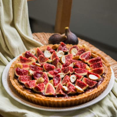 Recette de Tarte amandine aux figues (et à la noisette) ! Recette de saison avec les figues, tarte noisettine aux figues fraîches !