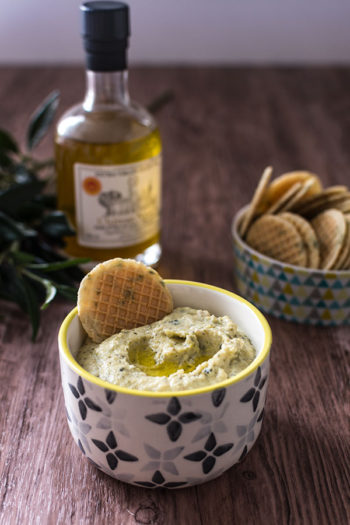 Recette de tartinade de courgettes à l'huile d'olive Chateau Nasica, idéal pour un apéritif sain et rapide.