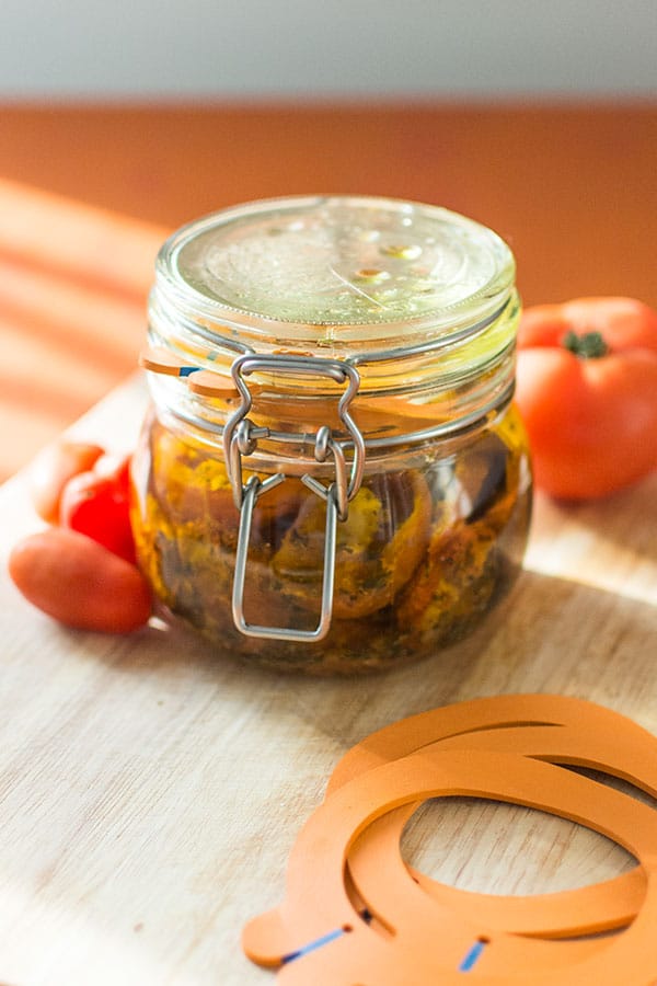 Recette de Tomates séchées en bocal (maison), recette de bocal avec Hutchinson, recette facile de tomates confites au four !