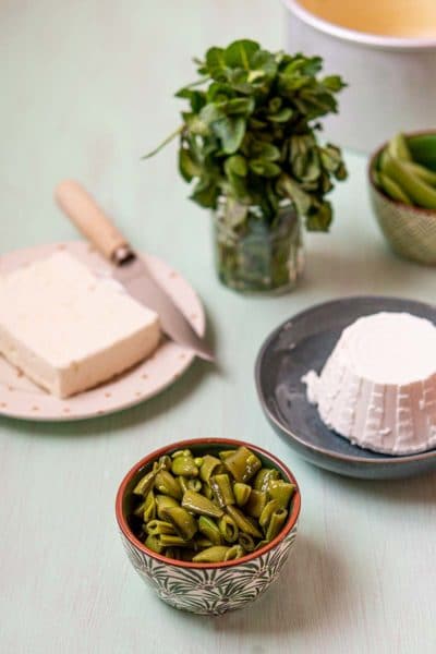 Recette facile de Pâques, recette végétarienne pour paques : Tourte de Pâques aux pois sucrés, feta et menthe ! Idéal avec une salade, en entrée ou en plat principal, avec les pois sucrés C'ZON !