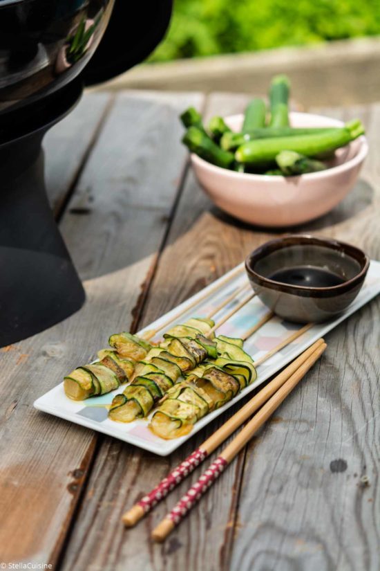 Recette de Brochettes de courgettes au fromage, comme des yakitoris au barbecue