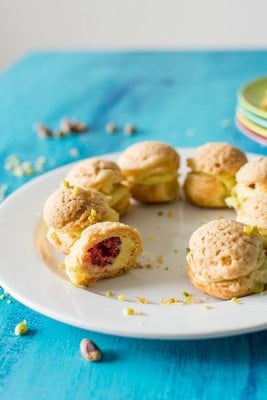 Recette de choux à la pistache et aux framboises