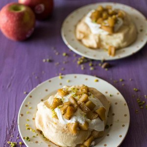 Recette de pavlovas aux pommes et pistaches