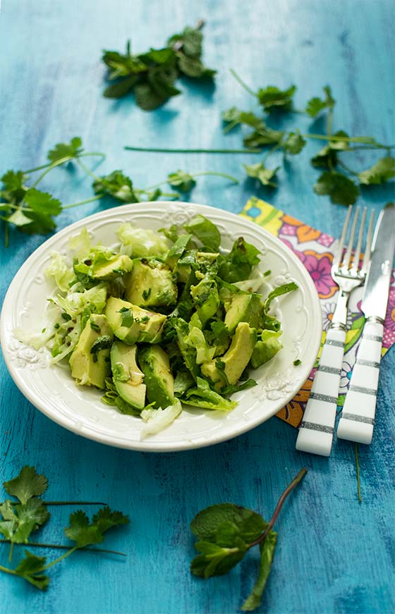 Recette de salade d'avocats aux herbes