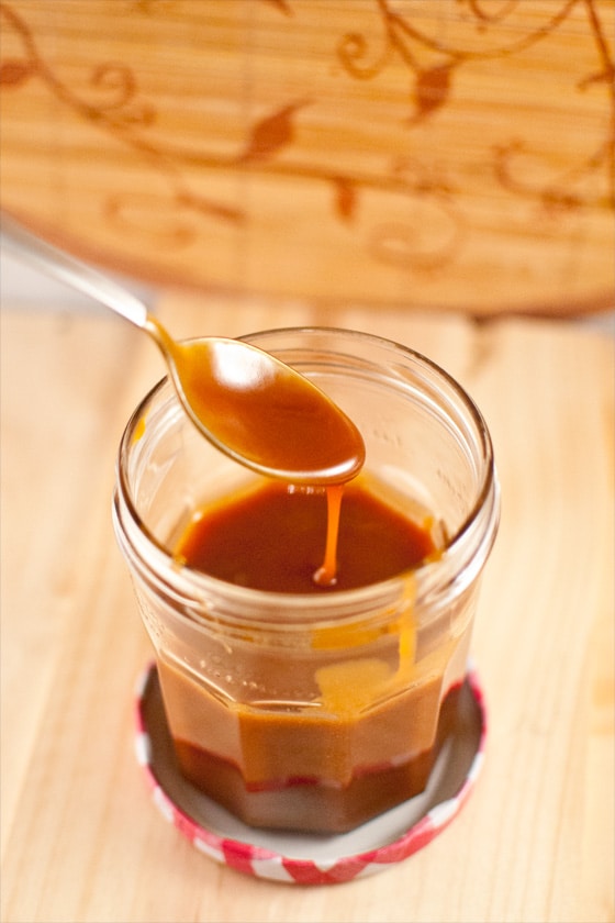 Caramel liquide (se conserve sans durcir) : Recette de Caramel